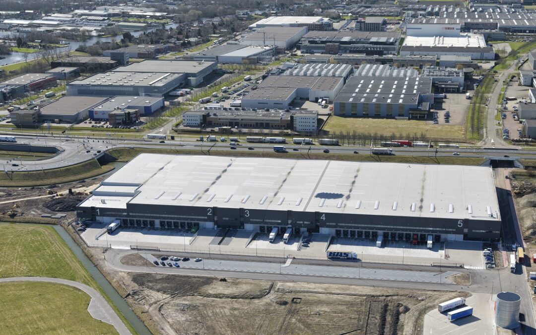 Borghese en LOGISTIS lease 5,000 sq. m. to Rapid Logistics at Green Mountains Schiphol