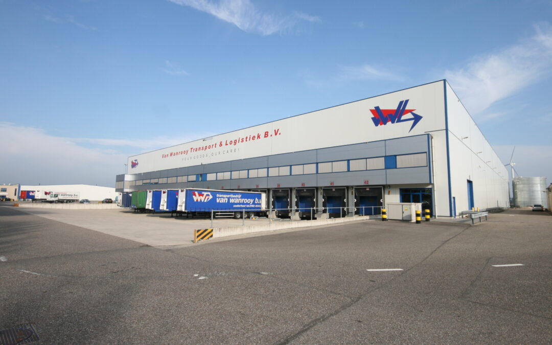 Nu te huur: 18.000 m² logistieke bedrijfsruimte in Oosterhout